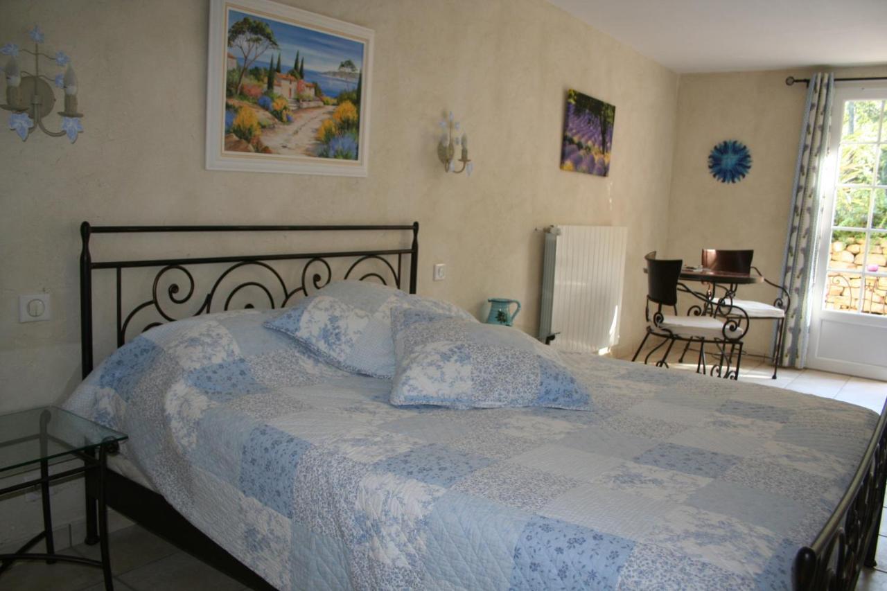Le Mas Des Tarentes Chambres D'Hotes Trans-en-Provence Eksteriør billede